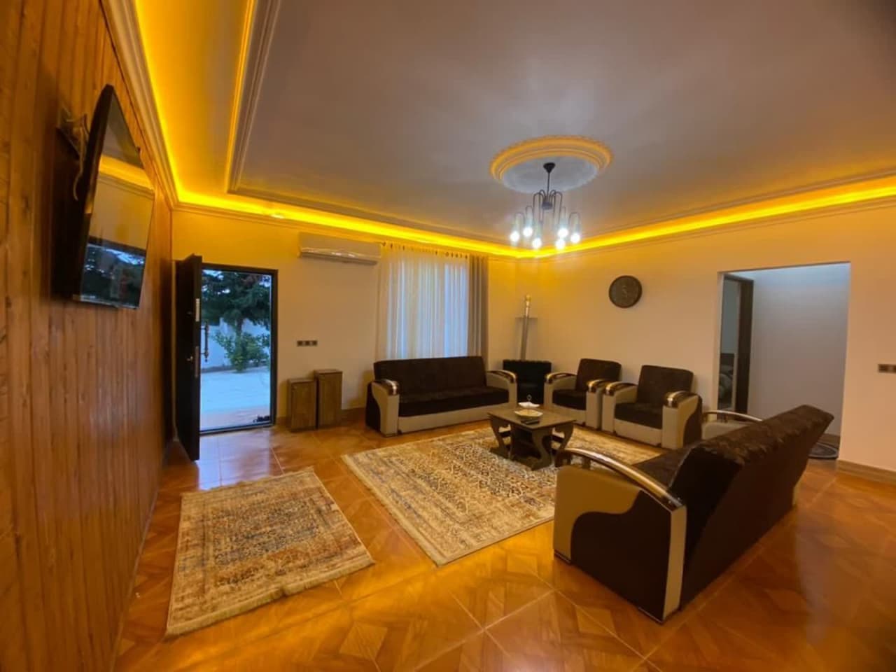 ویلا نزدیک دریا