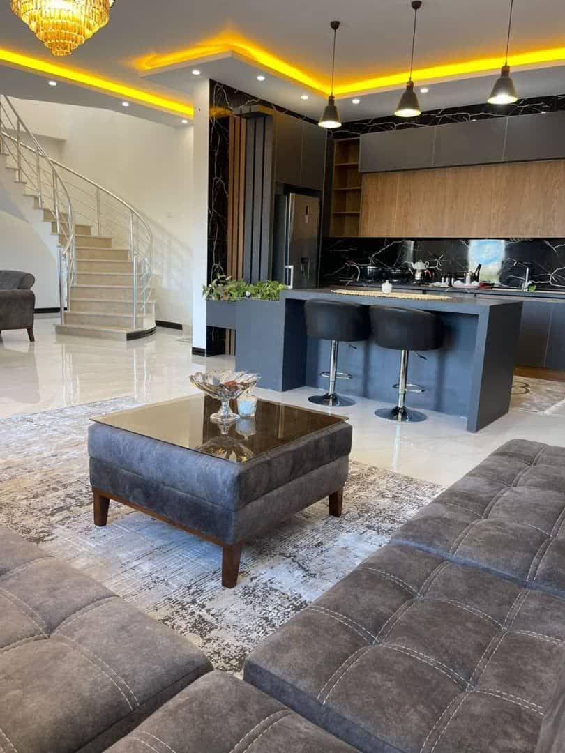 ویلا استخردار