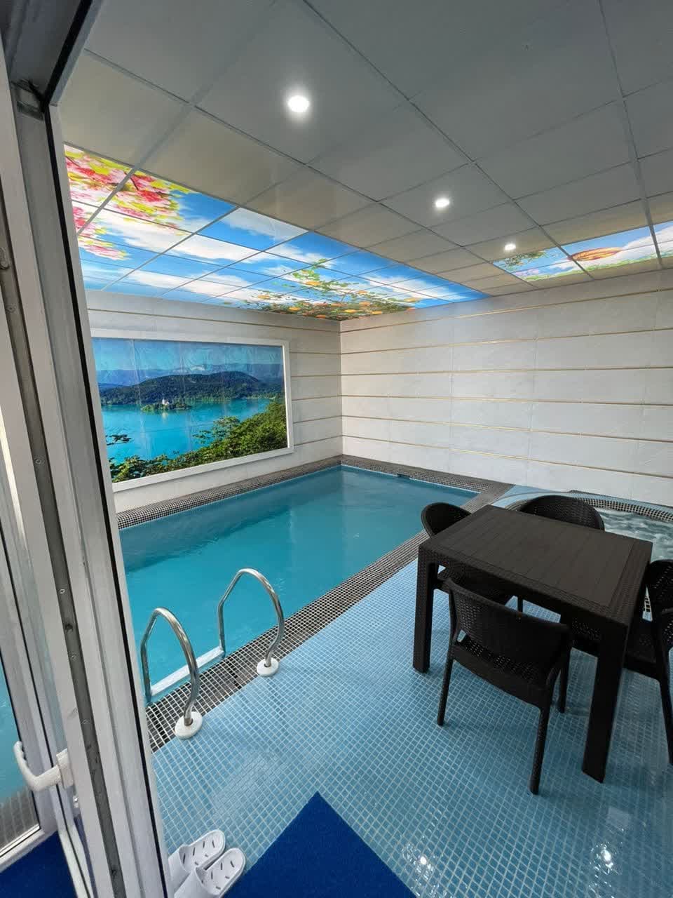 ویلا استخردار